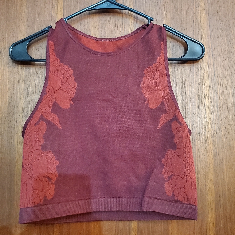 Women's Crop Workout top
